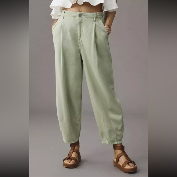 Pilcro Anthropologie sage green tapered pleated trouser size 25 NEW - Picture 3 of 5